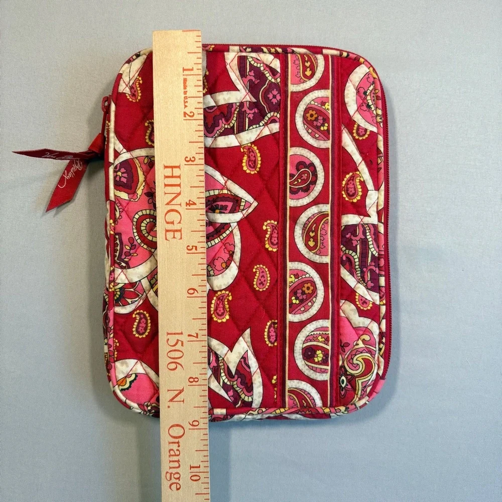 Vera Bradley E-Reader Sleeve Rosy Posy Pattern Red/Pink Zipper Padded